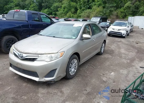 2013 Toyota Camry L/Se/Le/Xle z USA, uszkodzony, nr VIN 4T1BF1FK8DU279956